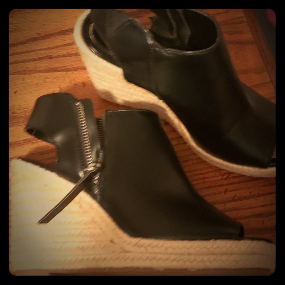 Black Wedges